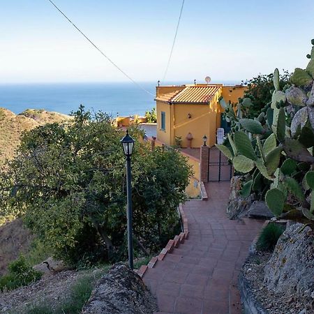 Marachia Apartment Savoca Bagian luar foto