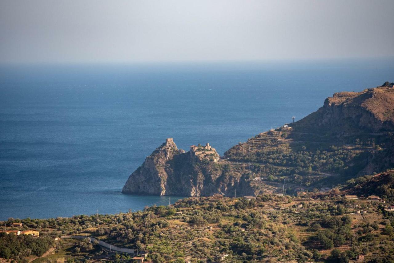 Marachia Apartment Savoca Bagian luar foto